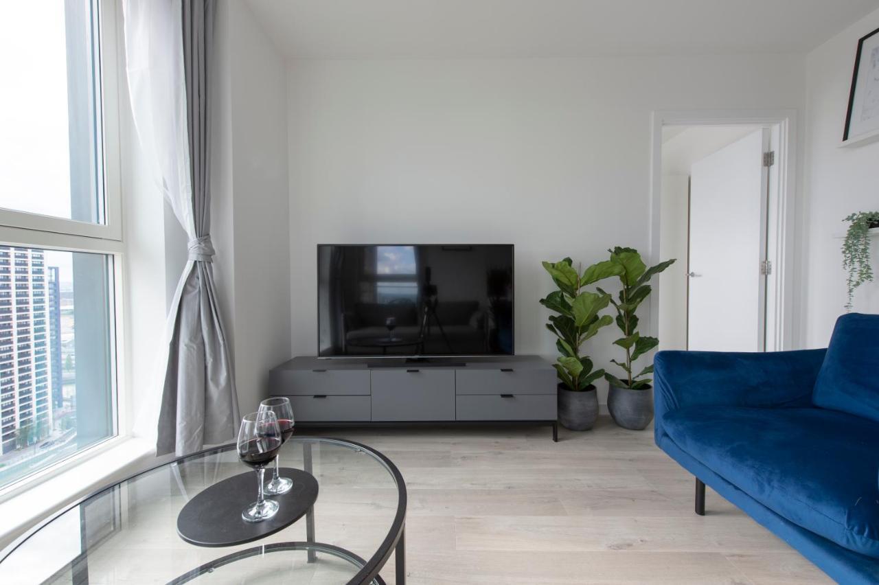 Luxury Penthouse With Stunning Views Near Excel, O2, Airport * Londra