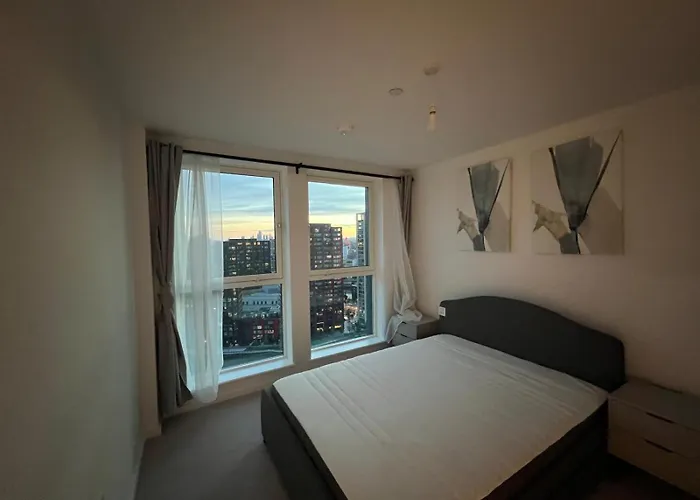 Luxury Penthouse With Stunning Views Near Excel, O2, London City Airport