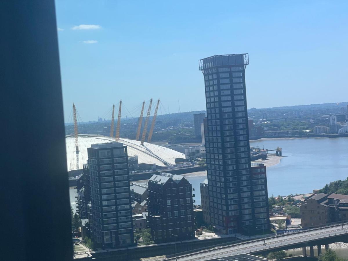 Luxury Penthouse With Stunning Views Near Excel, O2, Airport Appartement Londres
