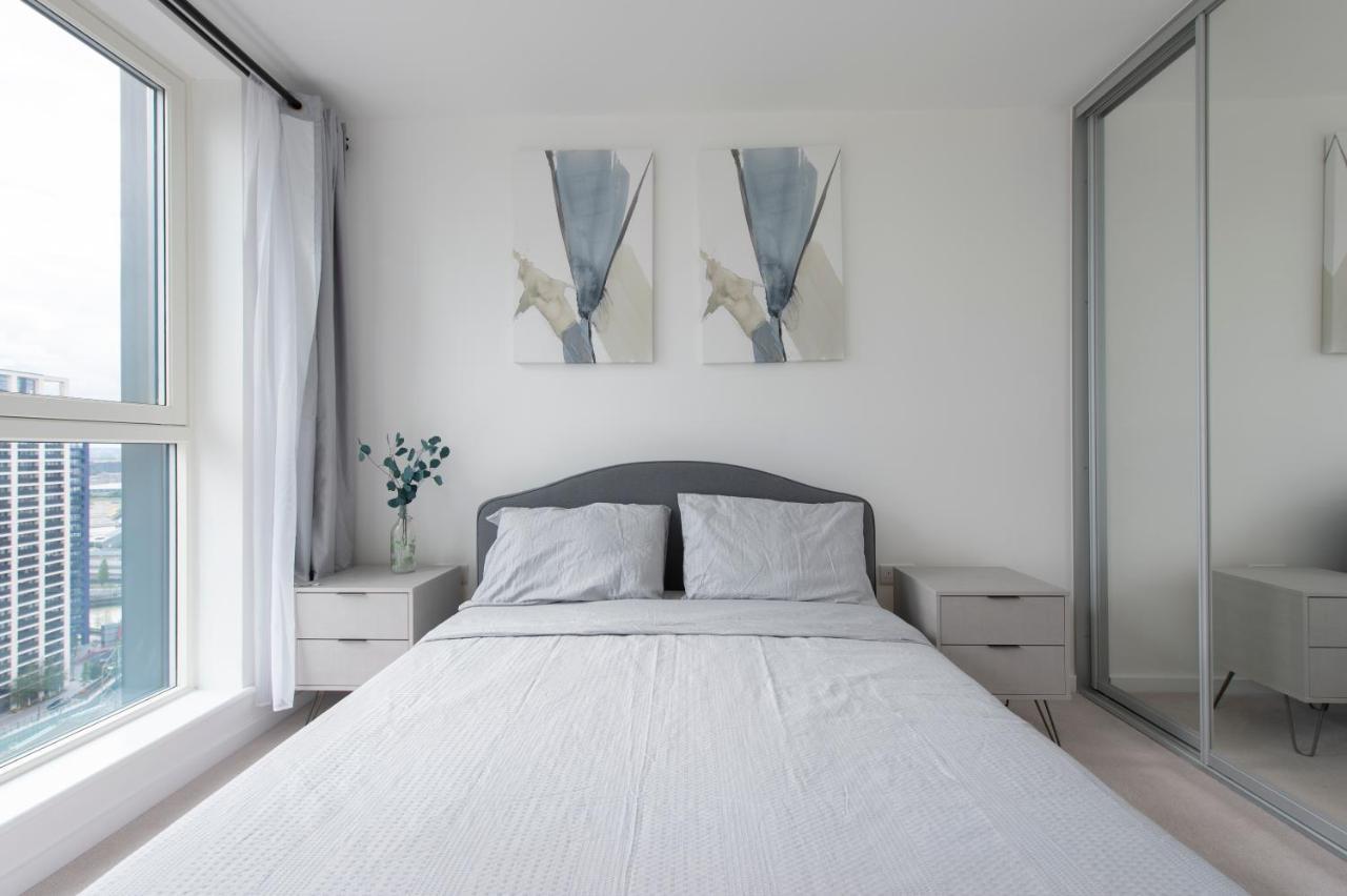 Luxury Penthouse With Stunning Views Near Excel, O2, Airport Appartement Londres