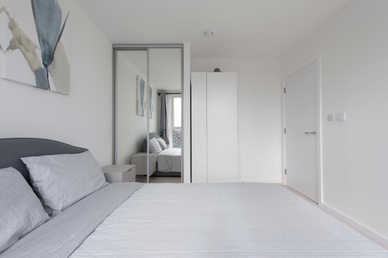 Luxury Penthouse With Stunning Views Near Excel, O2, Airport Appartement Londres